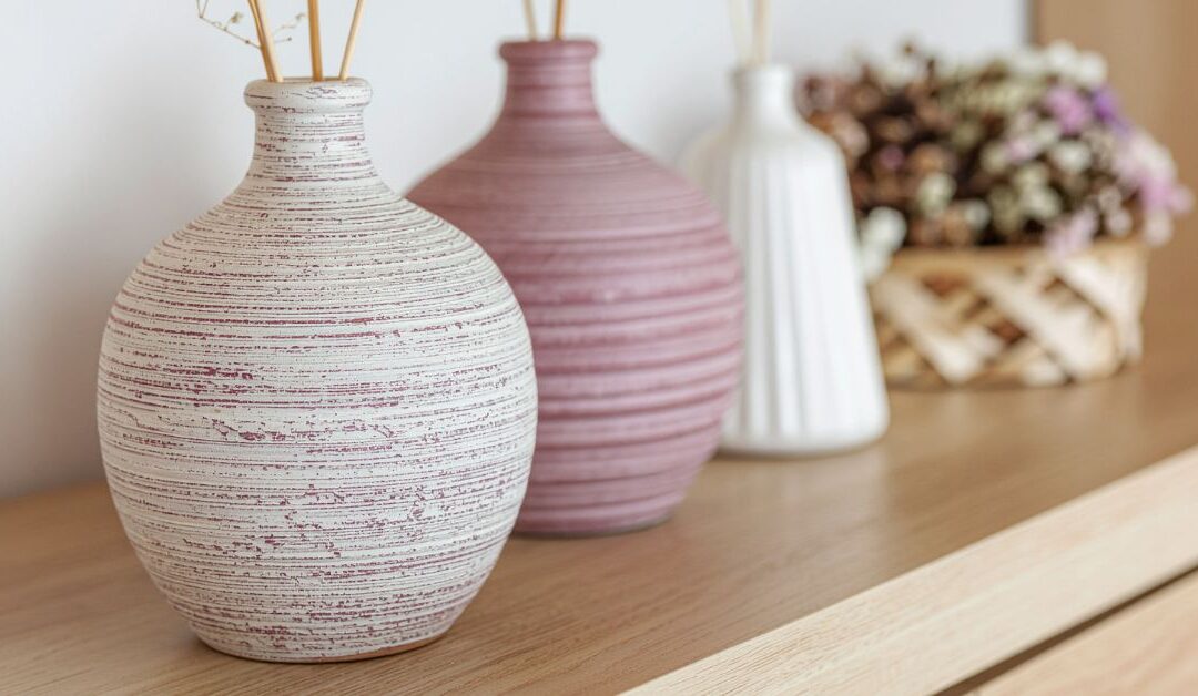 The Minimalist’s Guide to Choosing Vases and Decorative Accents That Instantly Elevate Your Space